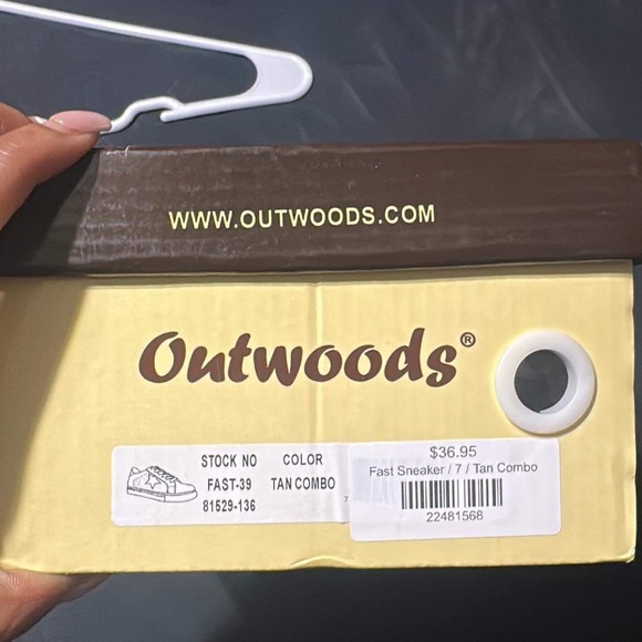 Cute boutique tennis shoe⭐️! - Picture 3 of 4